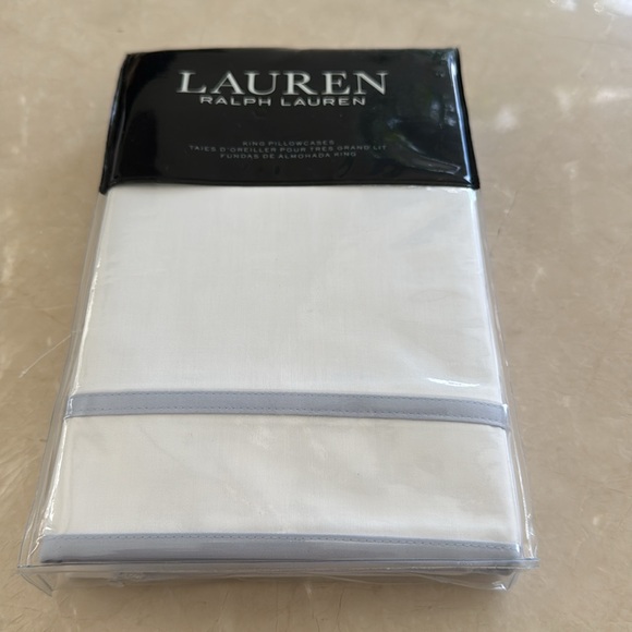 New Ralph Lauren Spencer White Cornflower Blue Border 2 King Pillowcase set. $85 - Picture 8 of 8